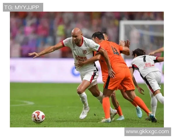 成都足球队边路渗透战术分析及其在比赛中的成效与不足之处探讨