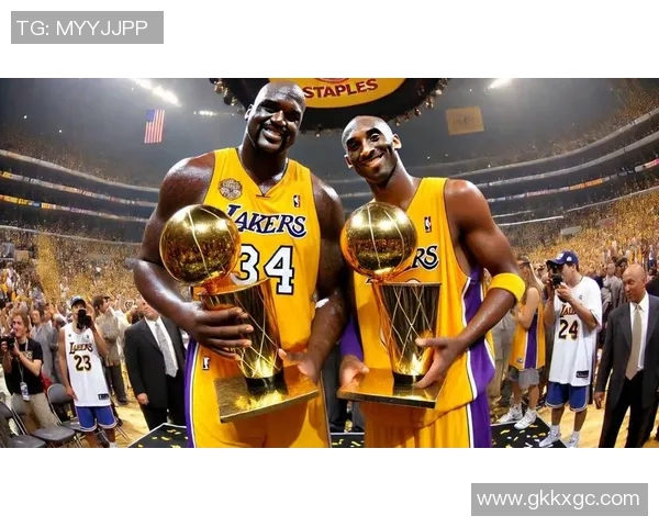 2002年科比与麦迪的巅峰对决揭示了NBA传奇球员的竞争魅力与篮球艺术 2002年科比与麦迪的巅峰对决揭示了NBA传奇球员的竞争魅力与篮球艺术